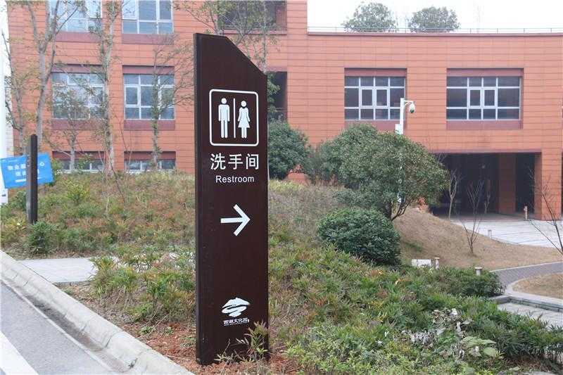 在標識設(shè)計中，箭頭起到什么作用呢？