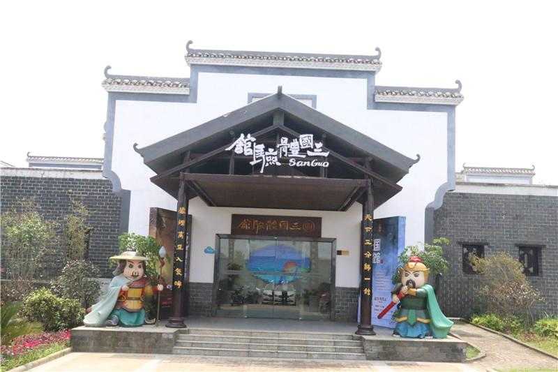 景區(qū)標識設(shè)計中，內(nèi)部結(jié)構(gòu)布局應(yīng)該怎么做？